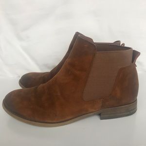 Brown Chelsea boots